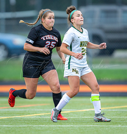 Ipswich vs North Reading Girls Varsity Soccer 2022_2022-09-20_04-49-38_AB5W5886_@TimCardew_2022