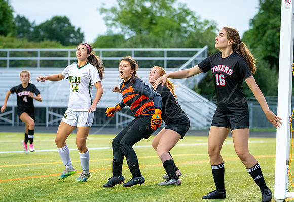 Ipswich vs North Reading Girls Varsity Soccer 2022_2022-09-20_06-06-34_DT7T2214_@TimCardew_2022
