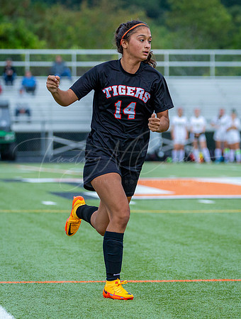 Ipswich vs North Reading Girls Varsity Soccer 2022_2022-09-20_05-03-04_DT7T1682_@TimCardew_2022