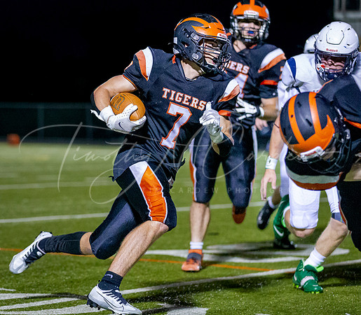 Ipswich vs Lowell Catholic Varsity Football Game 2022_2022-09-16_07-25-13_DT7T1417_@TimCardew_2022