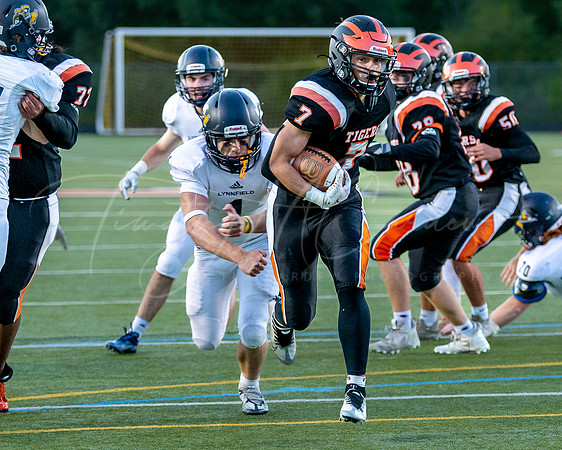 Ipswich vs Lynnfield Varsity Football Game 2022_2022-09-23_06-34-30_DT7T2301_@TimCardew_2022