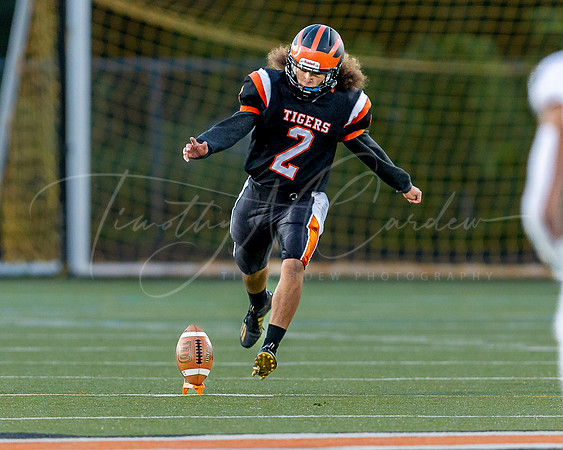 Ipswich vs Lynnfield Varsity Football Game 2022_2022-09-23_06-36-32_AB5W6462_@TimCardew_2022