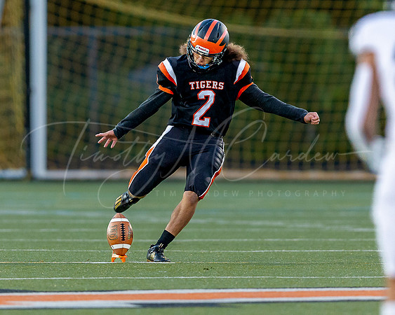 Ipswich vs Lynnfield Varsity Football Game 2022_2022-09-23_06-36-32_AB5W6464_@TimCardew_2022