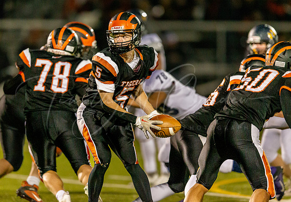 Ipswich vs Lynnfield Varsity Football Game 2022_2022-09-23_07-13-23_AB5W6669_@TimCardew_2022