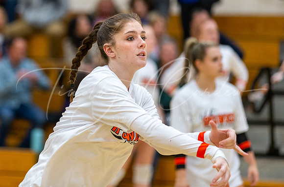 Ipswich vs Beverly Girls HS Volleyball Game 2022_2022-10-17_05-13-18_DT7T7215_@TimCardew_2022