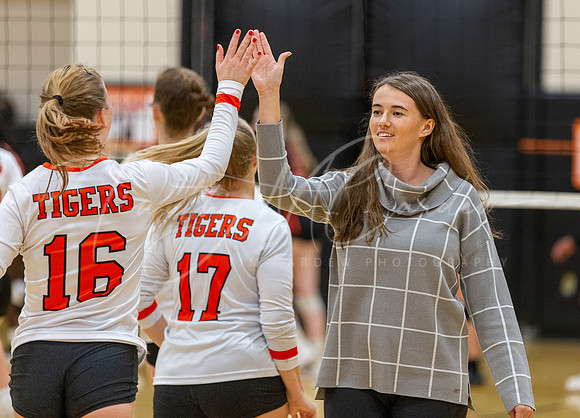 Ipswich vs Beverly Girls HS Volleyball Game 2022_2022-10-17_05-26-50_DT7T7303_@TimCardew_2022