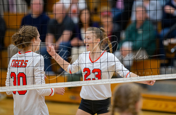 Ipswich vs Beverly Girls HS Volleyball Game 2022_2022-10-17_05-34-57_AB5W1691_@TimCardew_2022