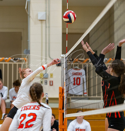 Ipswich vs Beverly Girls HS Volleyball Game 2022_2022-10-17_05-54-05_DT7T7386_@TimCardew_2022