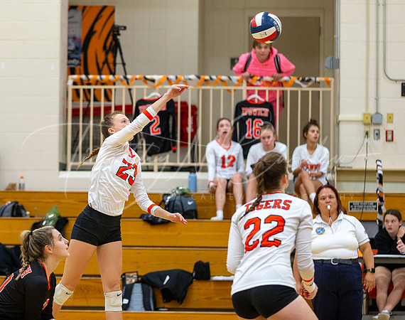 Ipswich vs Beverly Girls HS Volleyball Game 2022_2022-10-17_05-56-47_DT7T7438_@TimCardew_2022