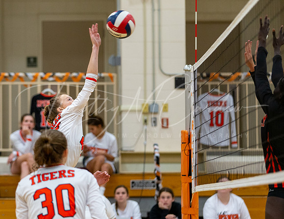 Ipswich vs Beverly Girls HS Volleyball Game 2022_2022-10-17_06-00-19_DT7T7511_@TimCardew_2022