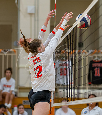 Ipswich vs Beverly Girls HS Volleyball Game 2022_2022-10-17_06-05-58_DT7T7612_@TimCardew_2022