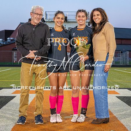 Ipswich vs Amesbury Girls Soccer 2025_2025-10-23_05-51-30_IM1D2665_@TimCardew_2025