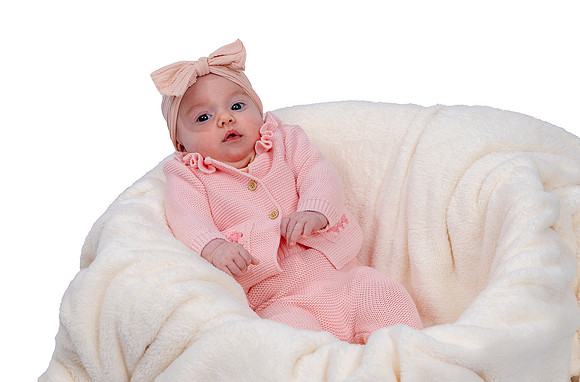 Willow 3-Months Portraits Jan 2026_2026-01-10_05-54-37_1K7A1352_@TimCardew_2026-Edit