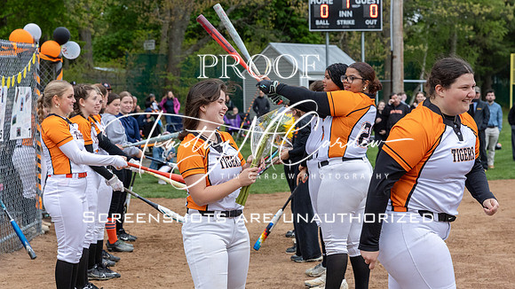 Ipswich vs Hamilton-Wenham Girls HS Varsity Softball Game 2026_2026-05-13_05-42-58_311A6998_@TimCardew_2026