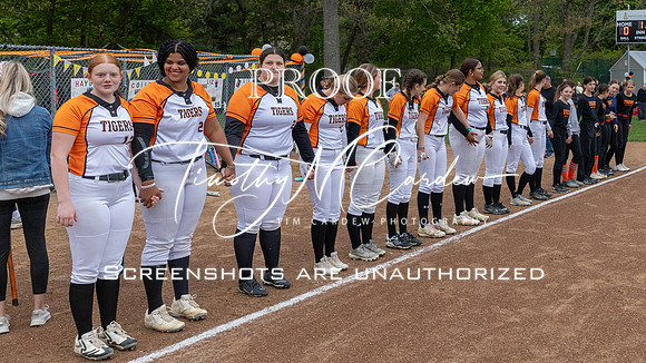 Ipswich vs Hamilton-Wenham Girls HS Varsity Softball Game 2026_2026-05-13_05-45-45_311A7036_@TimCardew_2026