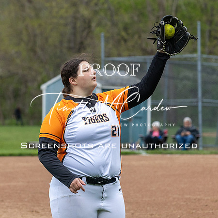 Ipswich vs Hamilton-Wenham Girls HS Varsity Softball Game 2026_2026-05-13_05-53-28_311A7104_@TimCardew_2026