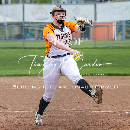 Ipswich vs Hamilton-Wenham Girls HS Varsity Softball Game 2026_2026-05-13_06-01-42_311A7141_@TimCardew_2026