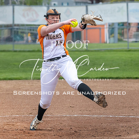 Ipswich vs Hamilton-Wenham Girls HS Varsity Softball Game 2026_2026-05-13_06-01-59_311A7152_@TimCardew_2026