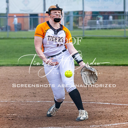 Ipswich vs Hamilton-Wenham Girls HS Varsity Softball Game 2026_2026-05-13_06-28-26_311A7189_@TimCardew_2026