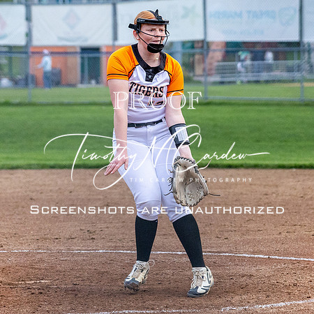 Ipswich vs Hamilton-Wenham Girls HS Varsity Softball Game 2026_2026-05-13_06-28-26_311A7192_@TimCardew_2026