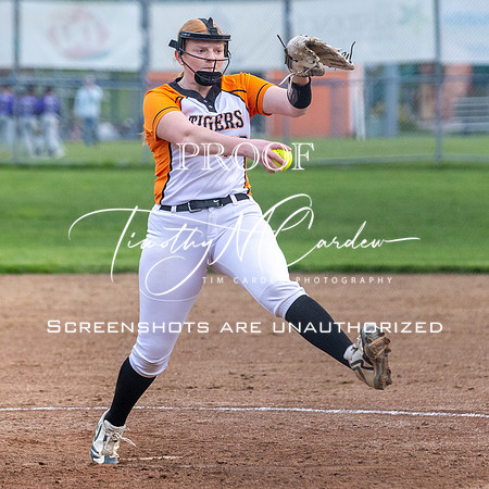 Ipswich vs Hamilton-Wenham Girls HS Varsity Softball Game 2026_2026-05-13_06-28-40_311A7196_@TimCardew_2026
