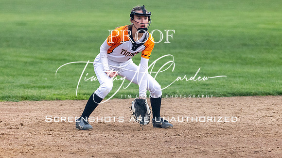 Ipswich vs Hamilton-Wenham Girls HS Varsity Softball Game 2026_2026-05-13_06-29-21_311A7214_@TimCardew_2026
