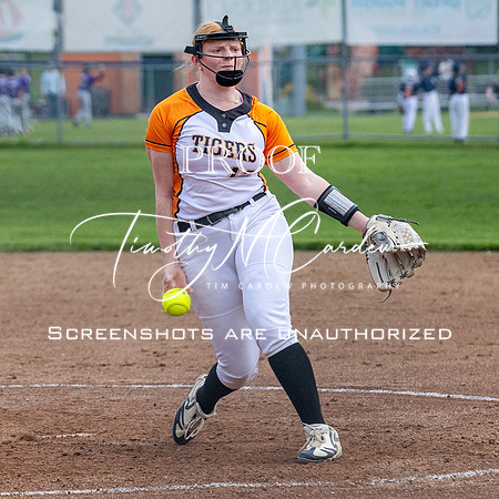 Ipswich vs Hamilton-Wenham Girls HS Varsity Softball Game 2026_2026-05-13_06-31-12_311A7253_@TimCardew_2026