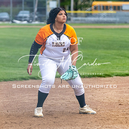 Ipswich vs Hamilton-Wenham Girls HS Varsity Softball Game 2026_2026-05-13_06-32-08_311A7264_@TimCardew_2026