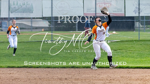 Ipswich vs Hamilton-Wenham Girls HS Varsity Softball Game 2026_2026-05-13_06-32-11_311A7266_@TimCardew_2026