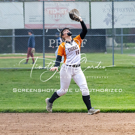 Ipswich vs Hamilton-Wenham Girls HS Varsity Softball Game 2026_2026-05-13_06-32-11_311A7268_@TimCardew_2026