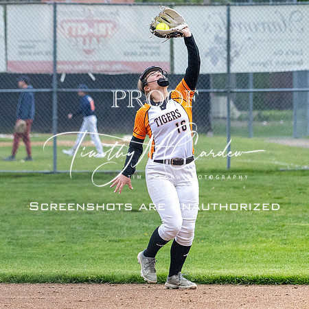 Ipswich vs Hamilton-Wenham Girls HS Varsity Softball Game 2026_2026-05-13_06-32-11_311A7270_@TimCardew_2026