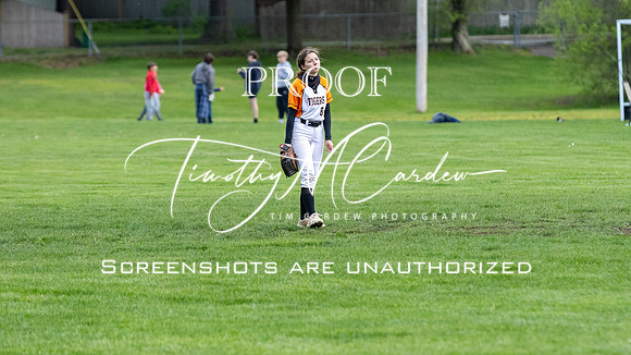 Ipswich vs Hamilton-Wenham Girls HS Varsity Softball Game 2026_2026-05-13_06-34-09_311A7298_@TimCardew_2026