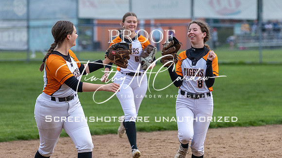Ipswich vs Hamilton-Wenham Girls HS Varsity Softball Game 2026_2026-05-13_06-40-11_311A7351_@TimCardew_2026