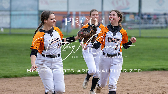 Ipswich vs Hamilton-Wenham Girls HS Varsity Softball Game 2026_2026-05-13_06-40-11_311A7354_@TimCardew_2026