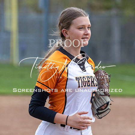 Ipswich vs Hamilton-Wenham Girls HS Varsity Softball Game 2026_2026-05-13_06-40-15_311A7372_@TimCardew_2026