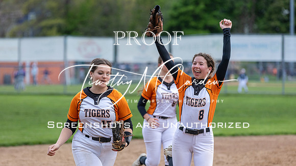 Ipswich vs Hamilton-Wenham Girls HS Varsity Softball Game 2026_2026-05-13_06-40-13_311A7360_@TimCardew_2026