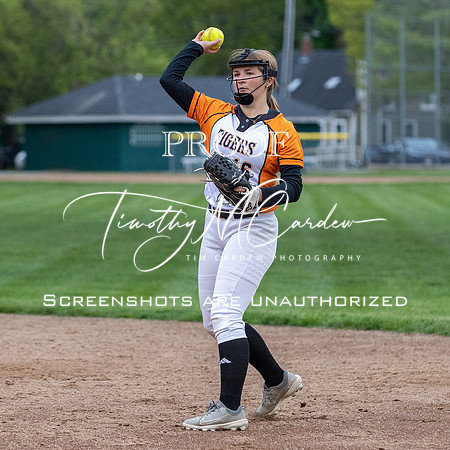 Ipswich vs Hamilton-Wenham Girls HS Varsity Softball Game 2026_2026-05-13_07-07-19_311A7442_@TimCardew_2026
