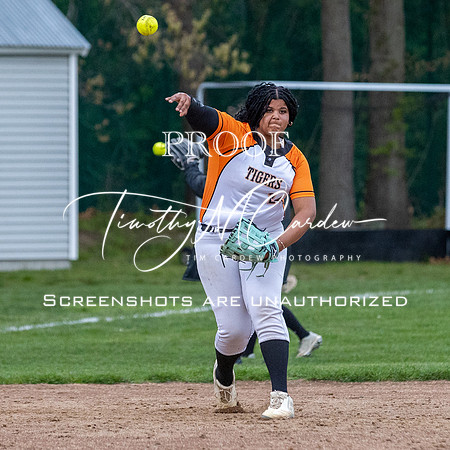 Ipswich vs Hamilton-Wenham Girls HS Varsity Softball Game 2026_2026-05-13_07-07-28_311A7475_@TimCardew_2026