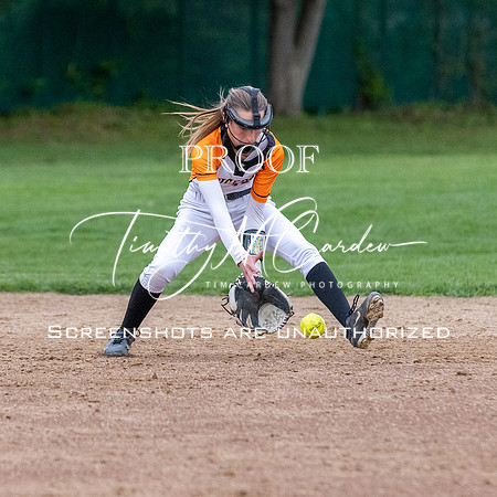 Ipswich vs Hamilton-Wenham Girls HS Varsity Softball Game 2026_2026-05-13_07-07-36_311A7502_@TimCardew_2026
