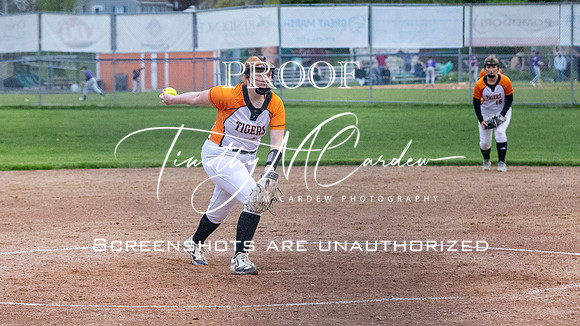 Ipswich vs Hamilton-Wenham Girls HS Varsity Softball Game 2026_2026-05-13_07-09-16_311A7539_@TimCardew_2026