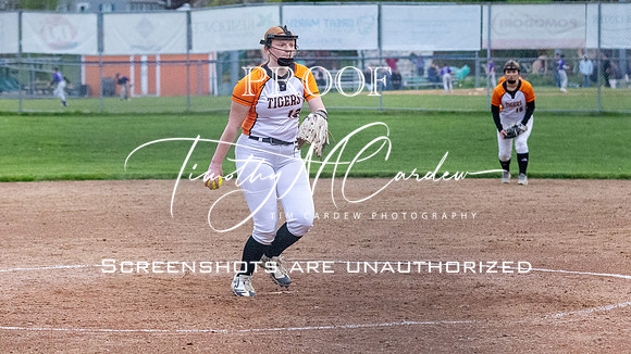 Ipswich vs Hamilton-Wenham Girls HS Varsity Softball Game 2026_2026-05-13_07-09-16_311A7542_@TimCardew_2026