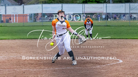 Ipswich vs Hamilton-Wenham Girls HS Varsity Softball Game 2026_2026-05-13_07-09-17_311A7548_@TimCardew_2026