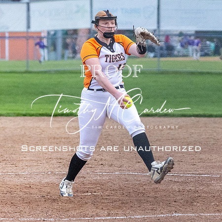 Ipswich vs Hamilton-Wenham Girls HS Varsity Softball Game 2026_2026-05-13_07-09-36_311A7568_@TimCardew_2026