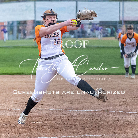 Ipswich vs Hamilton-Wenham Girls HS Varsity Softball Game 2026_2026-05-13_07-09-37_311A7569_@TimCardew_2026