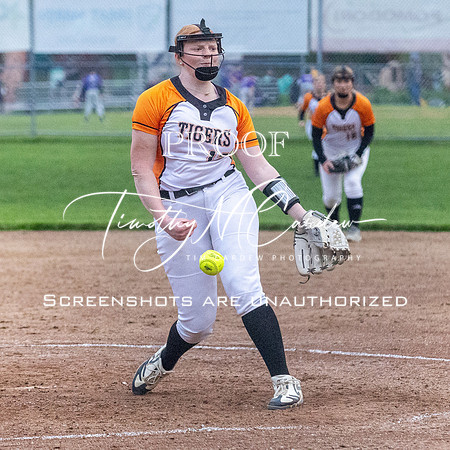 Ipswich vs Hamilton-Wenham Girls HS Varsity Softball Game 2026_2026-05-13_07-09-37_311A7573_@TimCardew_2026