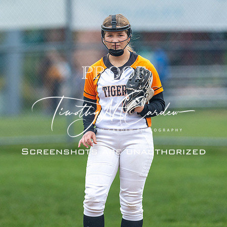 Ipswich vs Hamilton-Wenham Girls HS Varsity Softball Game 2026_2026-05-13_06-00-15_1K7A7900_@TimCardew_2026