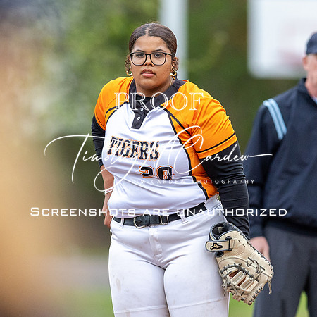 Ipswich vs Hamilton-Wenham Girls HS Varsity Softball Game 2026_2026-05-13_05-59-19_1K7A7891_@TimCardew_2026