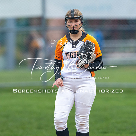 Ipswich vs Hamilton-Wenham Girls HS Varsity Softball Game 2026_2026-05-13_06-00-15_1K7A7901_@TimCardew_2026