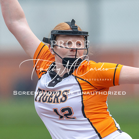 Ipswich vs Hamilton-Wenham Girls HS Varsity Softball Game 2026_2026-05-13_06-00-23_1K7A7908_@TimCardew_2026