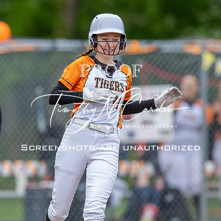 Ipswich vs Hamilton-Wenham Girls HS Varsity Softball Game 2026_2026-05-13_06-08-14_1K7A8057_@TimCardew_2026